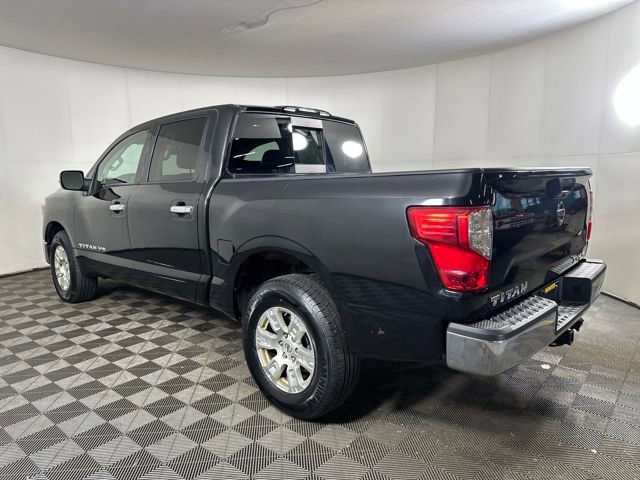 Used 2019 Nissan Titan SV image 5