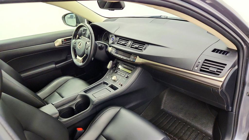 Used 2016 Lexus CT 200h w/ Seat Comfort Package FWD image 24
