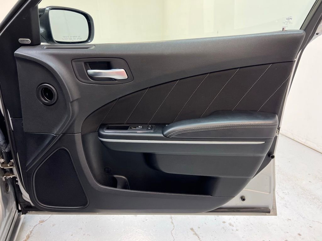 Used 2023 Dodge Charger SXT image 31