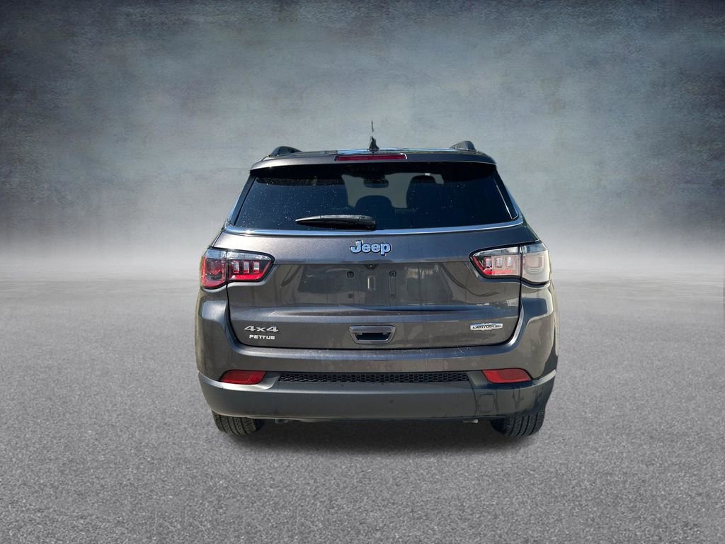 Used 2023 Jeep Compass Latitude image 4