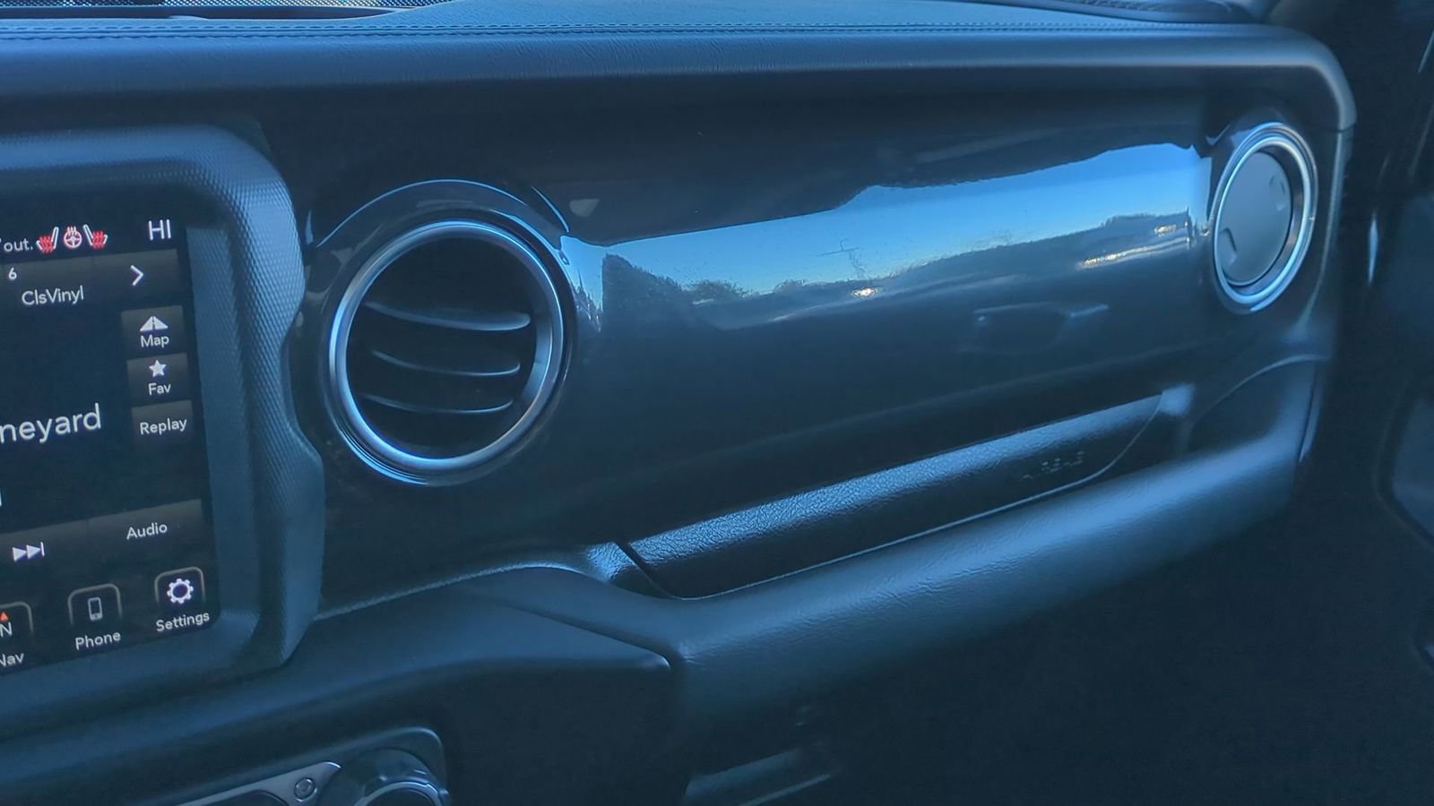 Used 2021 Jeep Wrangler Unlimited Sahara image 18