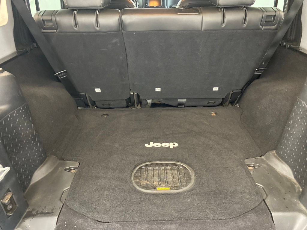 Used 2016 Jeep Wrangler Unlimited Sahara AWD/4WD image 9