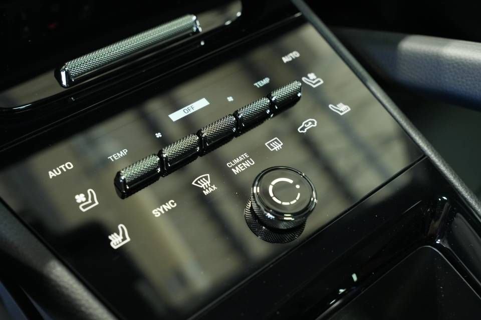 New 2026 Porsche Cayenne Coupe AWD/4WD image 23