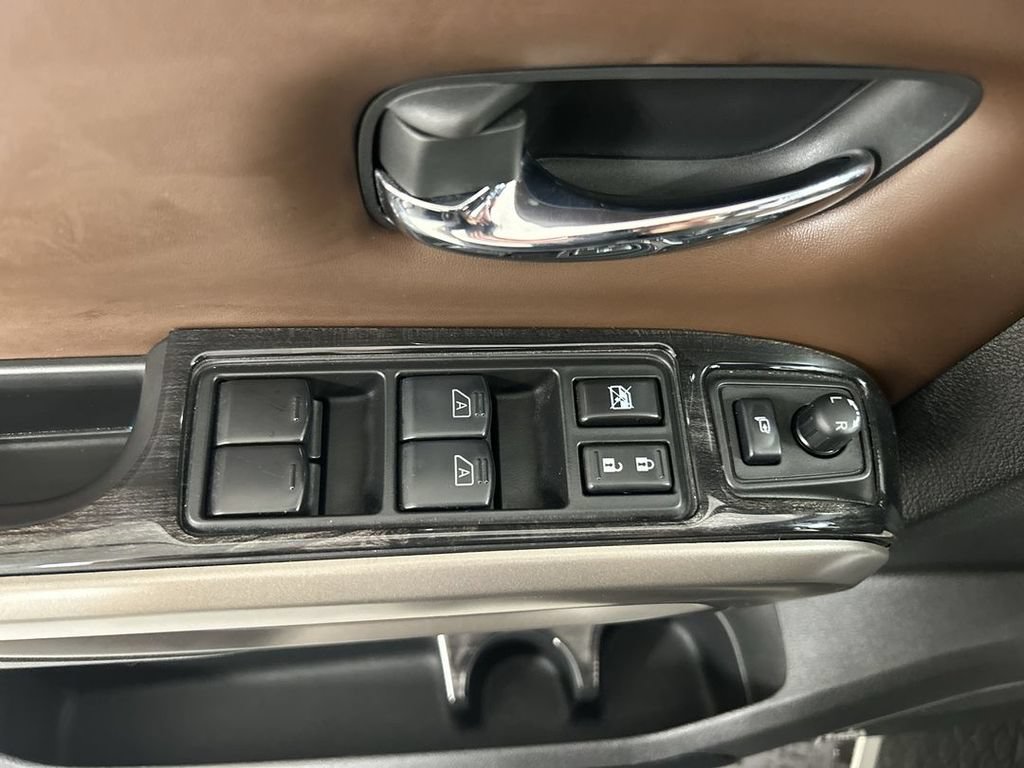 Used 2023 Nissan Titan Platinum Reserve w/ Moonroof Package AWD/4WD image 11