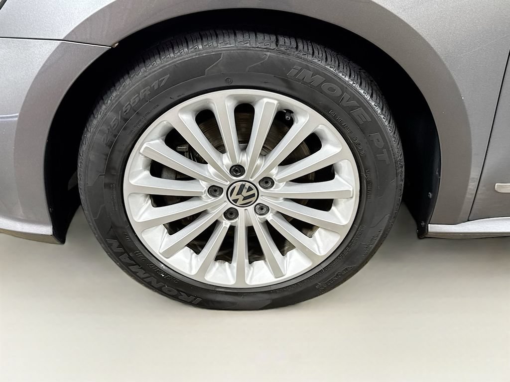 Used 2016 Volkswagen Passat 1.8T SE FWD image 40