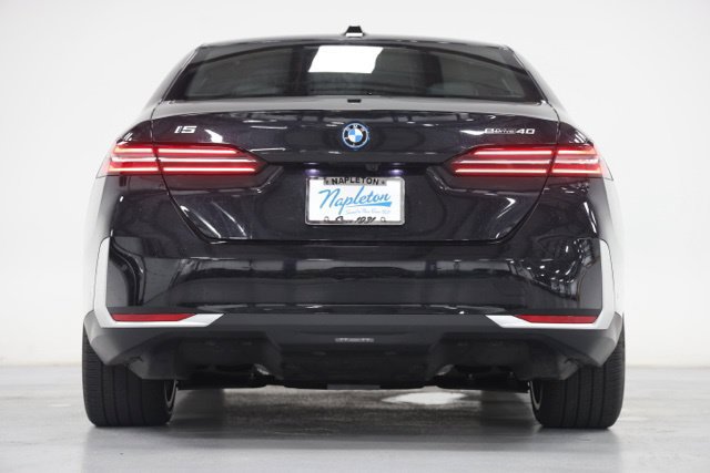 Used 2024 BMW i5 eDrive40i w/ Premium Package RWD image 15
