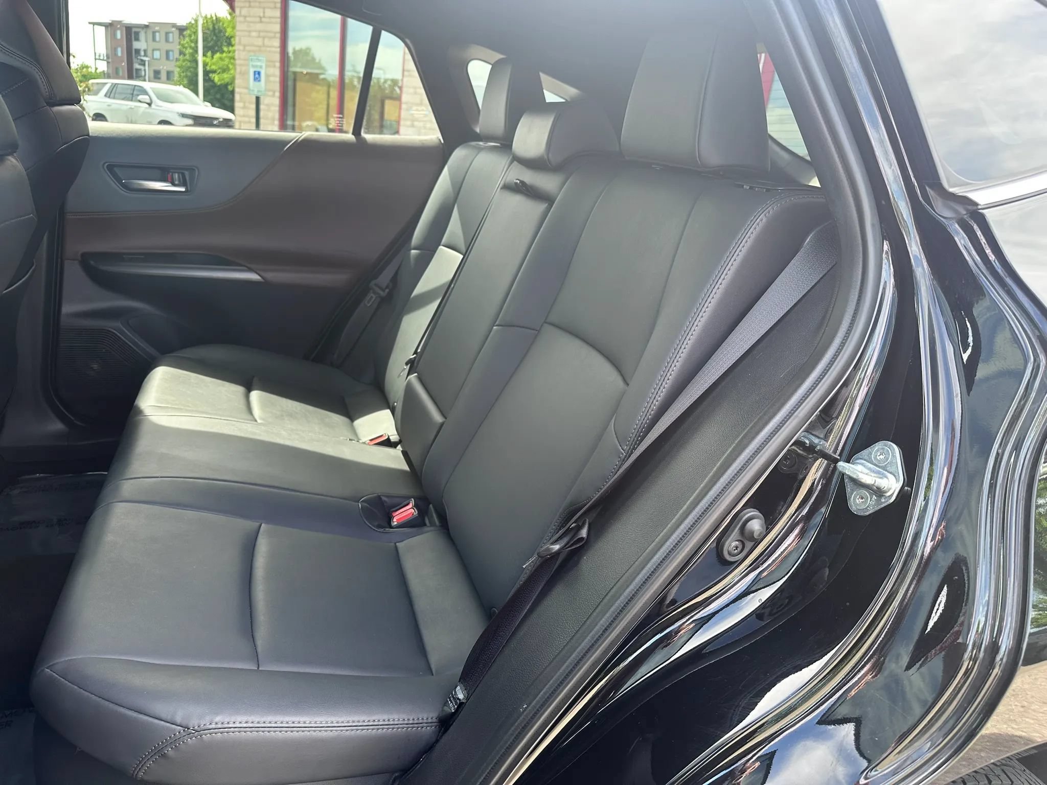 Used 2024 Toyota Venza XLE AWD/4WD image 12