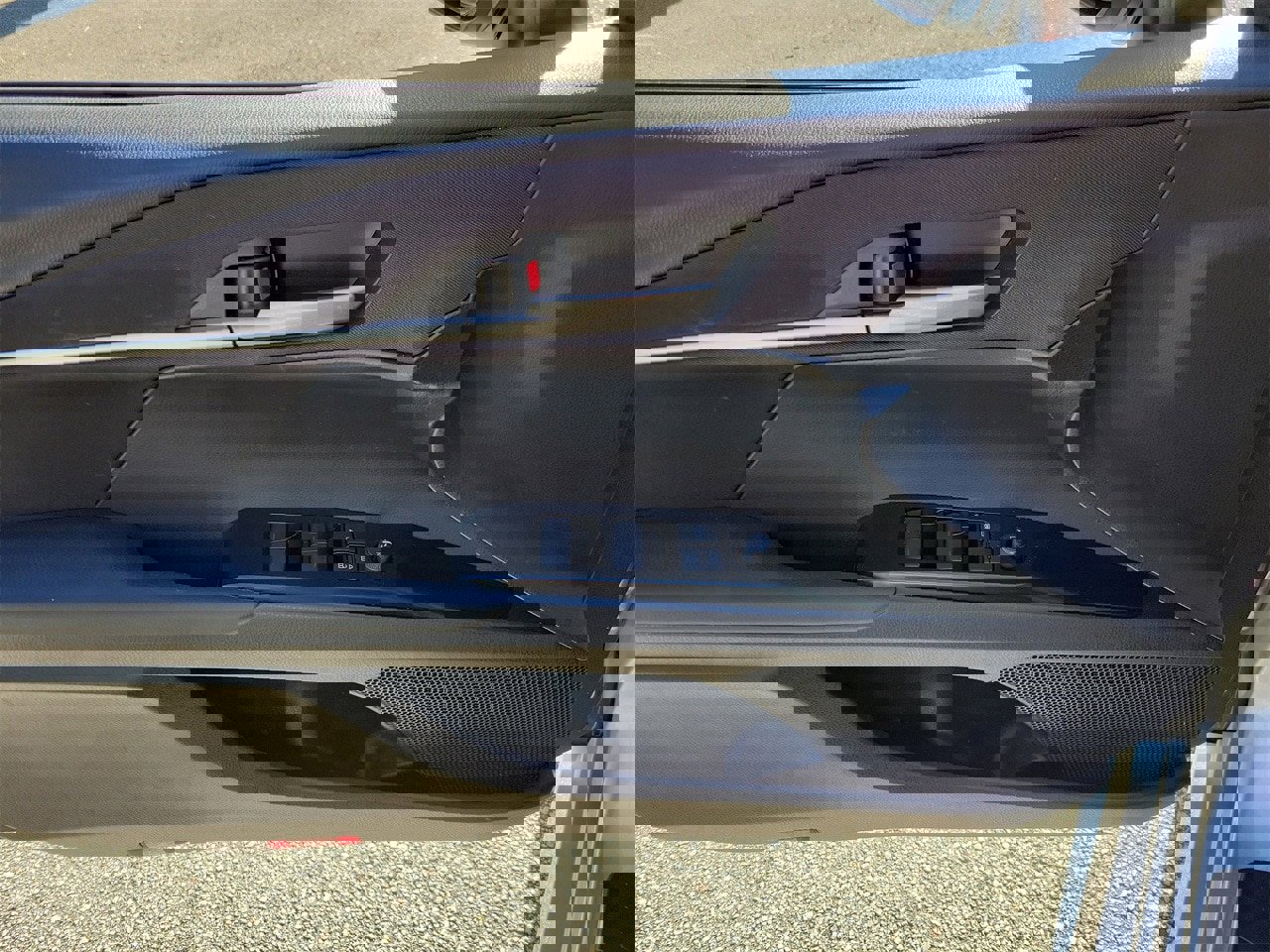 Used 2025 Toyota Camry LE image 14