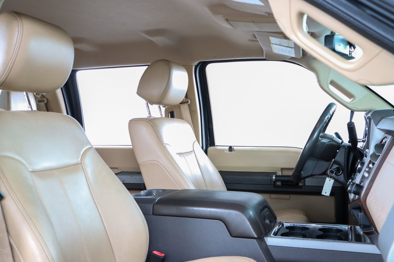 Used 2015 Ford F250 Lariat w/ Chrome Package image 28