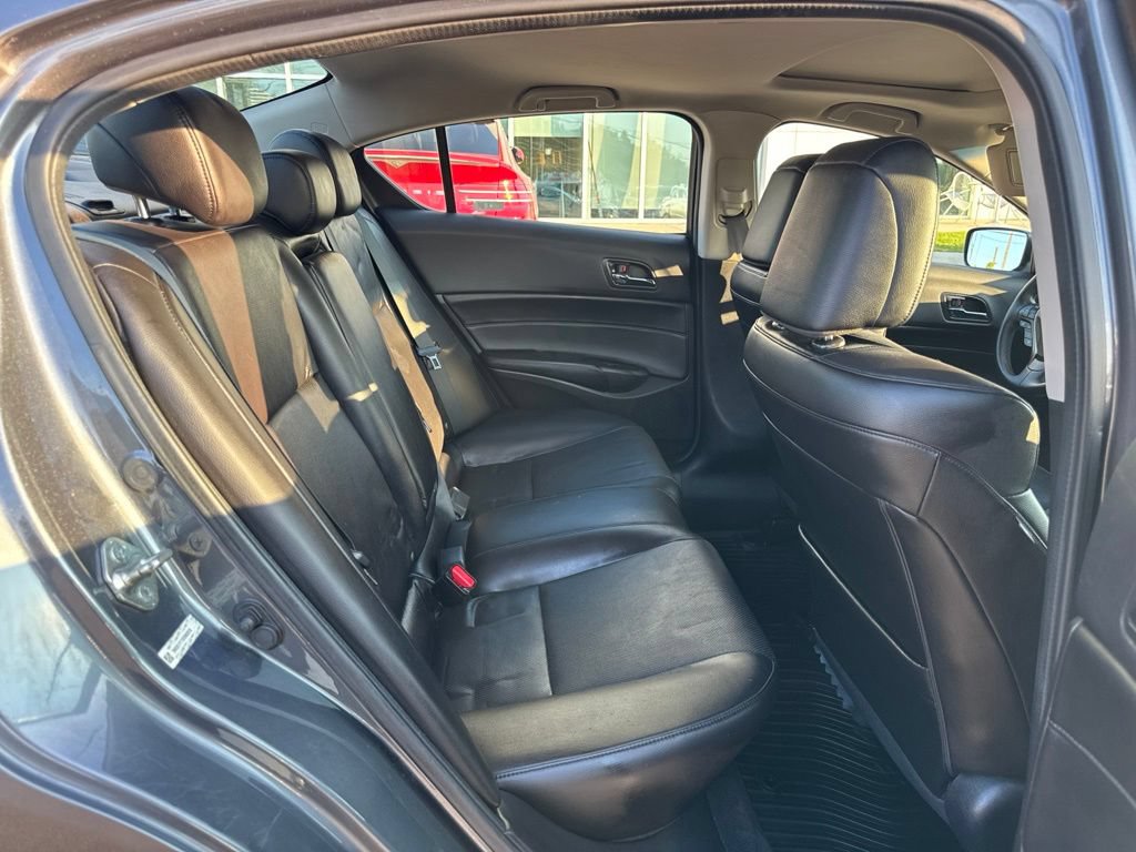 Used 2013 Acura ILX w/ Technology Package FWD image 19