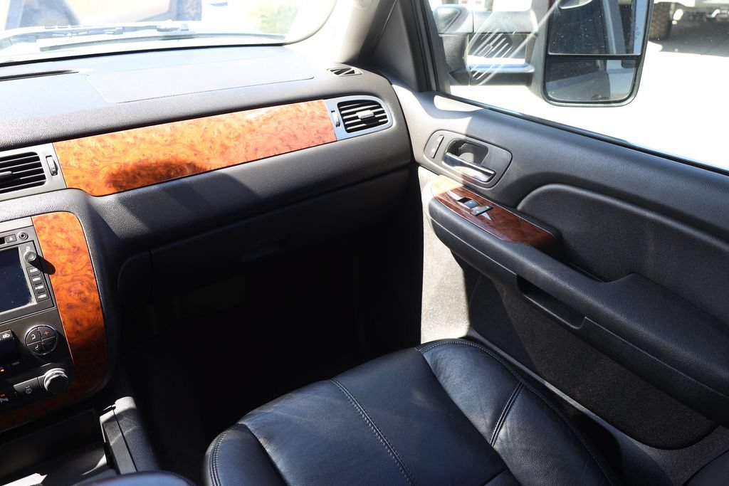 Used 2007 Chevrolet Silverado 2500 LTZ w/ Safety Package AWD/4WD image 20
