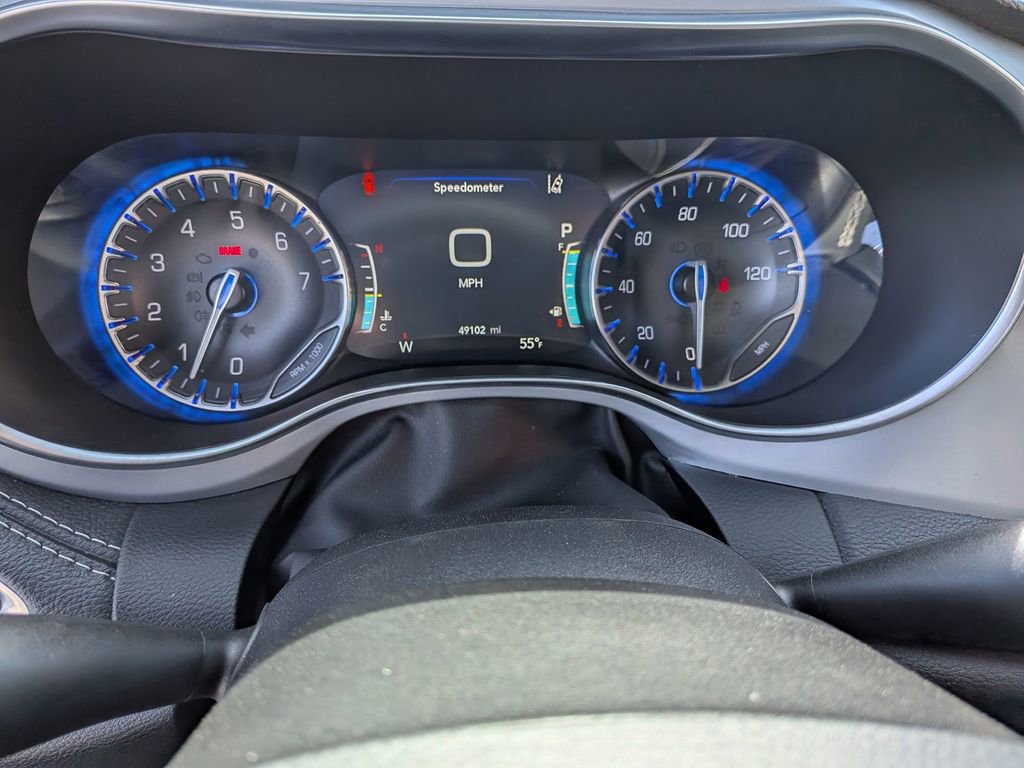 Used 2025 Chrysler Pacifica Limited image 18