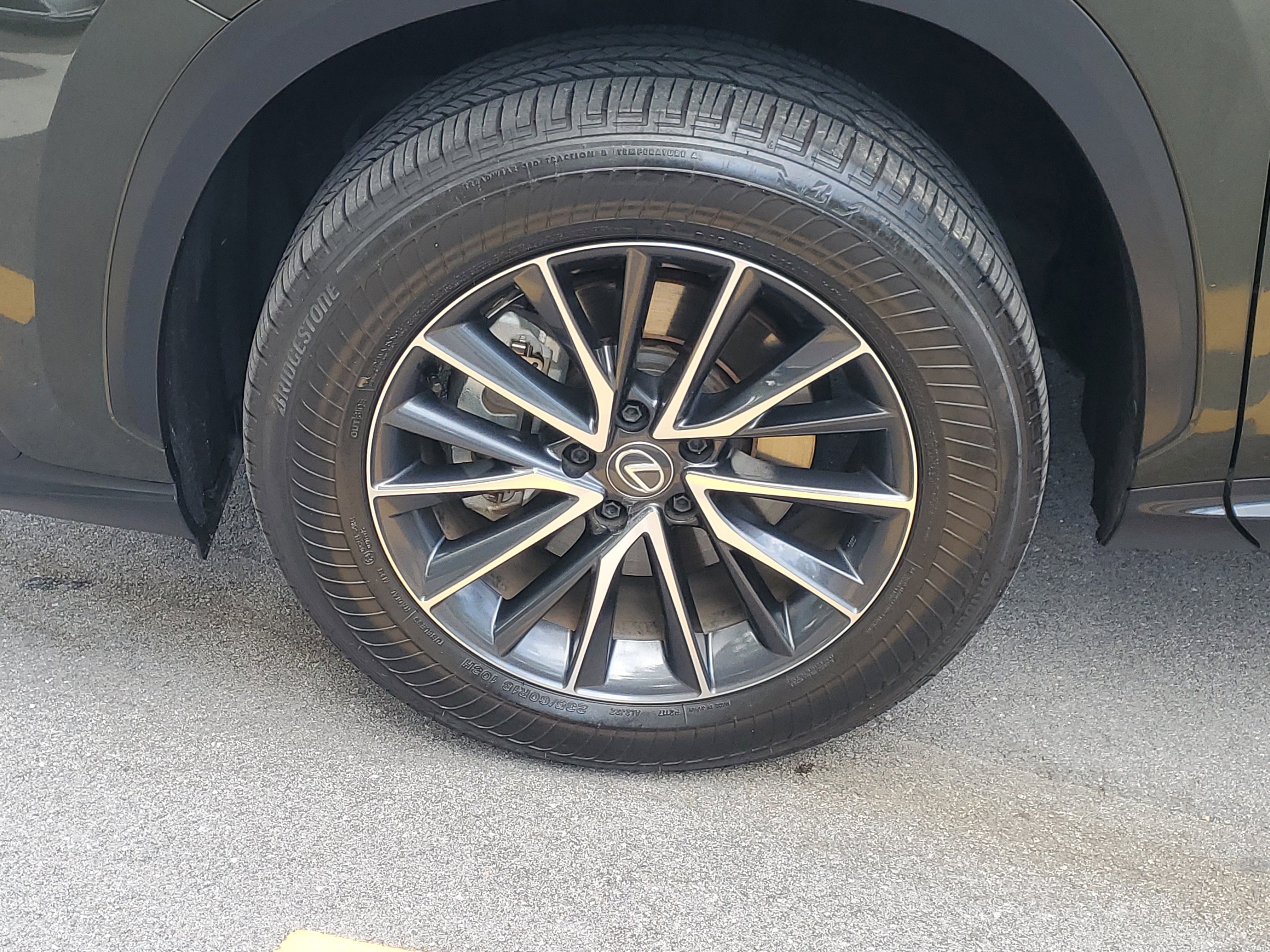 Used 2024 Lexus NX 250 FWD w/ Towing Package (2000 Lbs) image 4