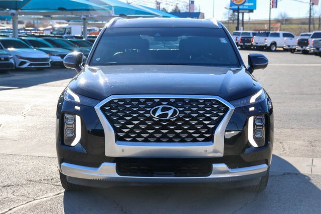 Used 2021 Hyundai Palisade Calligraphy image 2