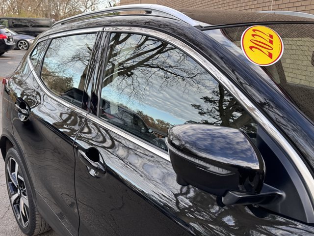 Used 2022 Nissan Rogue Sport SL w/ Premium Package image 7