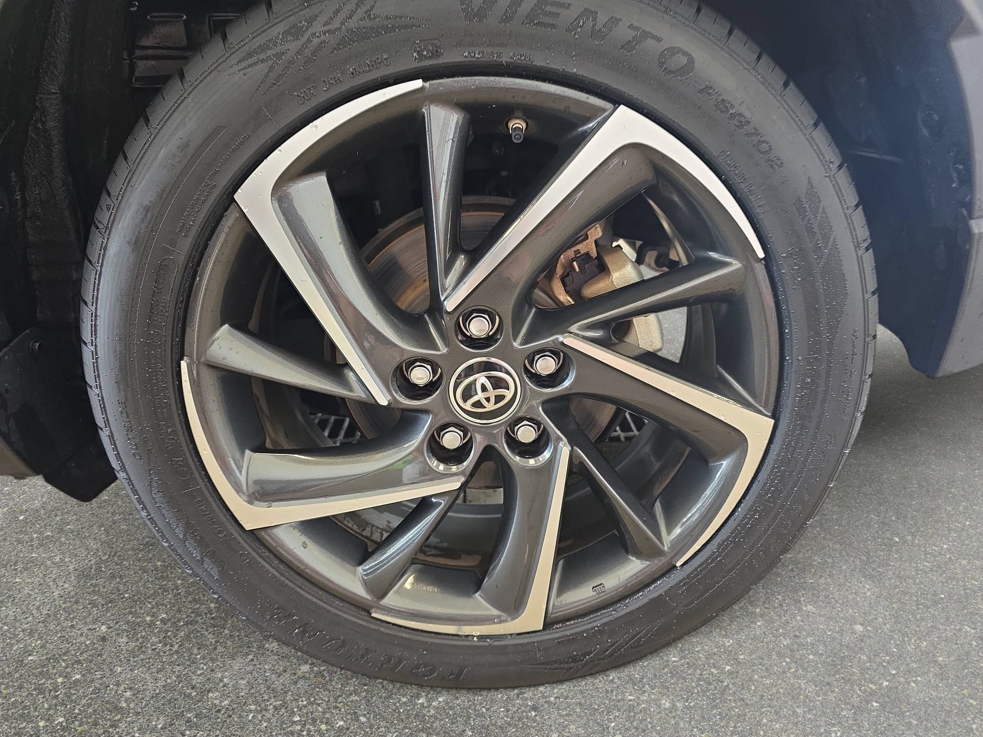 Used 2021 Toyota C-HR Limited FWD image 30