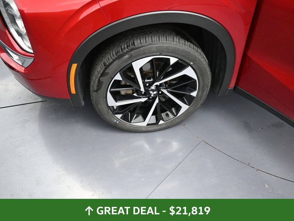 Used 2024 Mitsubishi Outlander SE image 15