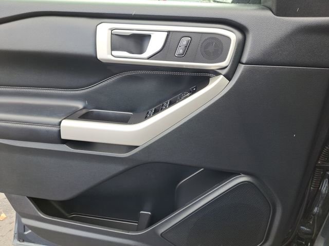 Certified 2022 Ford Explorer XLT w/ Equipment Group 202A image 21