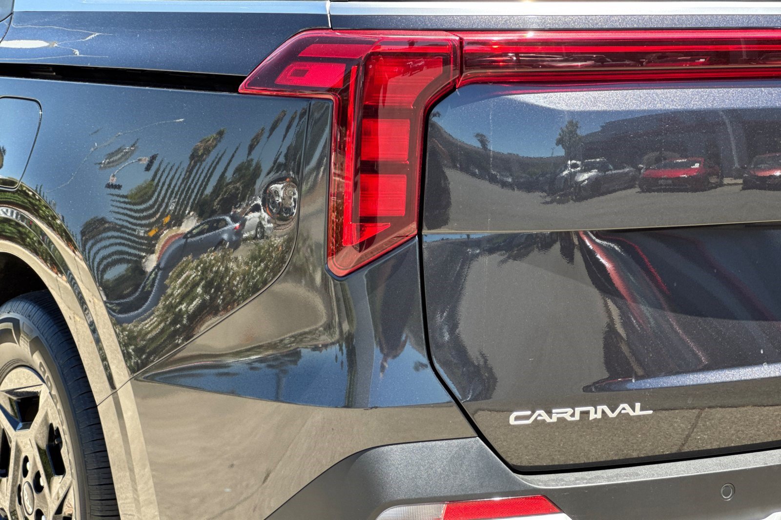 Used 2026 Kia Carnival FWD image 30