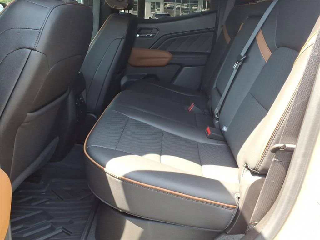 Used 2023 GMC Canyon AT4 w/ AT4 Premium Package AWD/4WD image 24