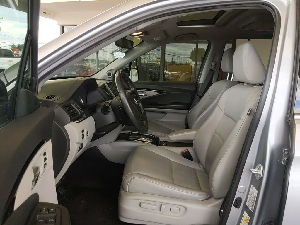 Used 2021 Honda Pilot Touring image 14