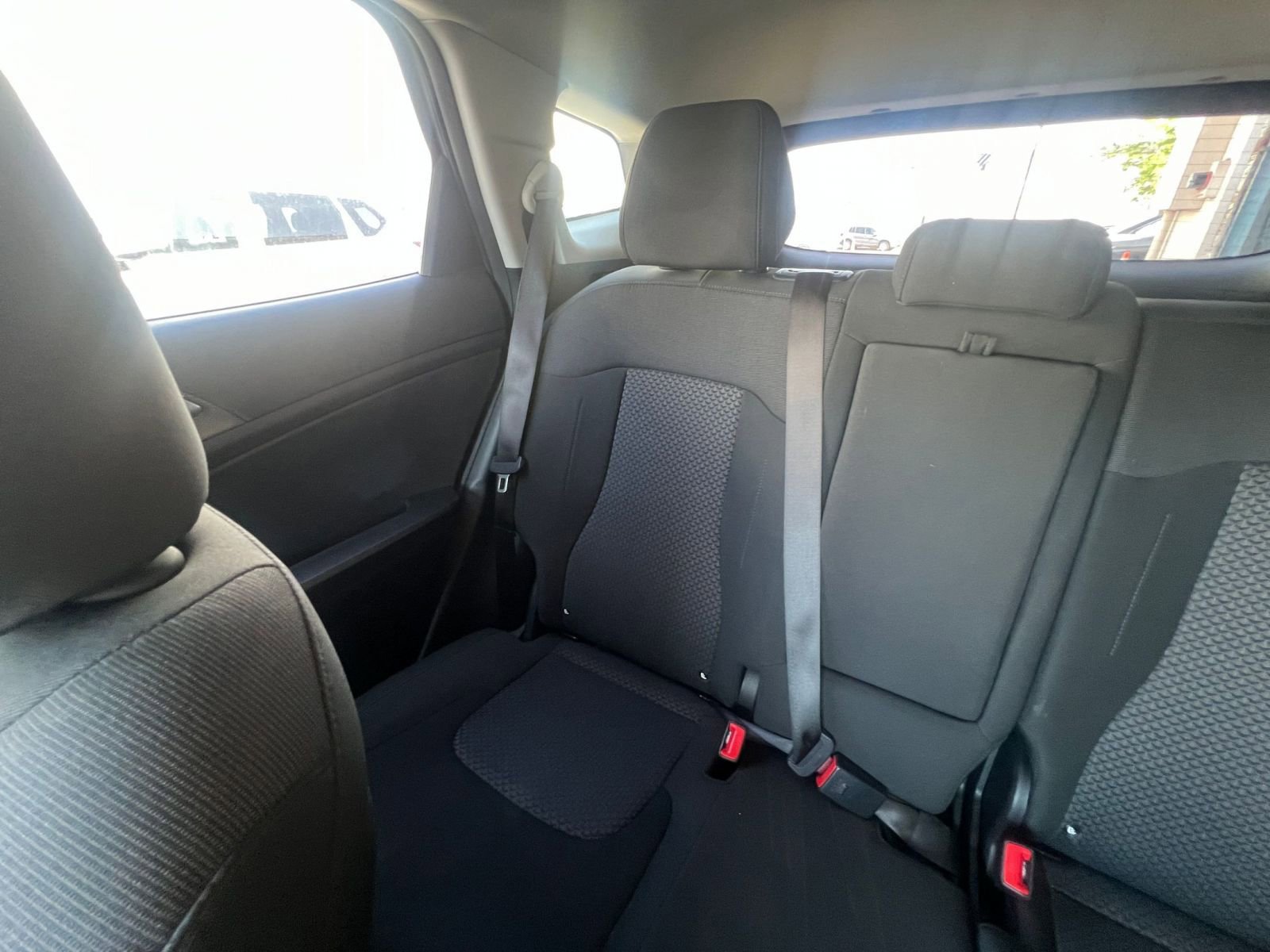 Used 2025 Kia Sportage LX image 39