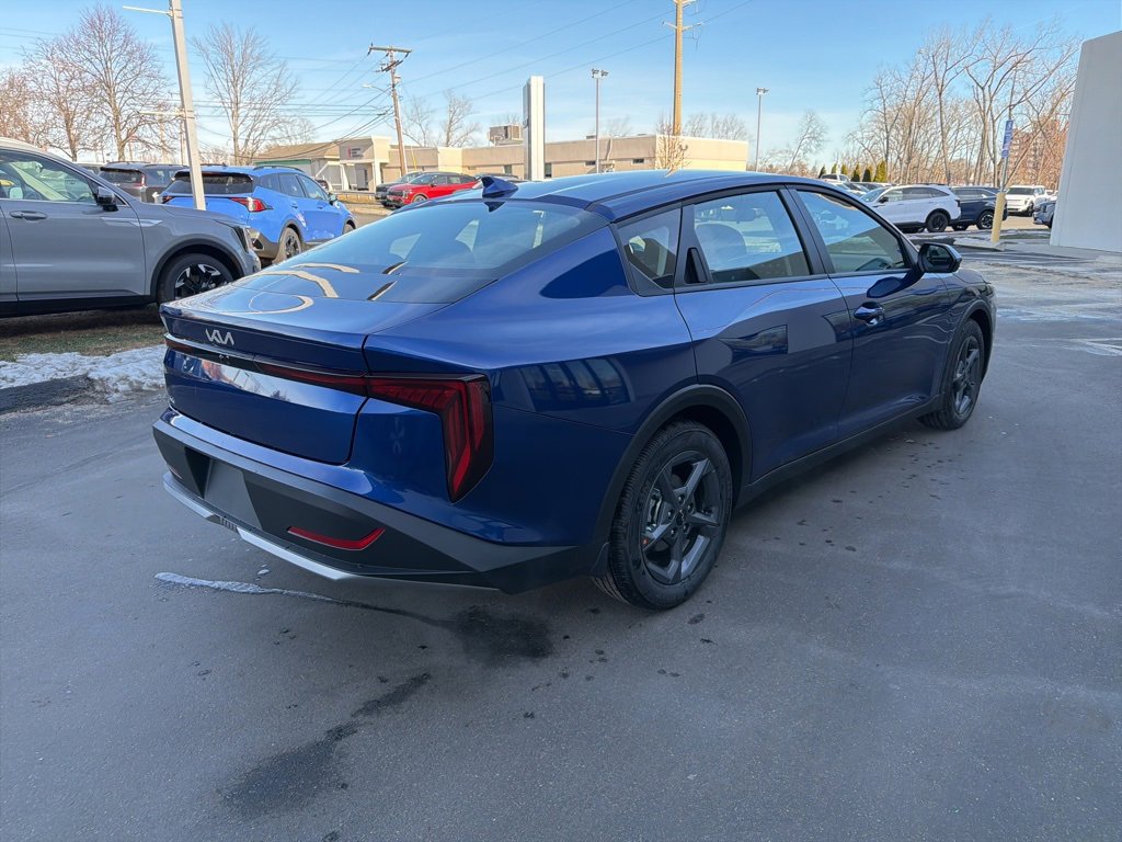 New 2025 Kia K4 LXS image 6