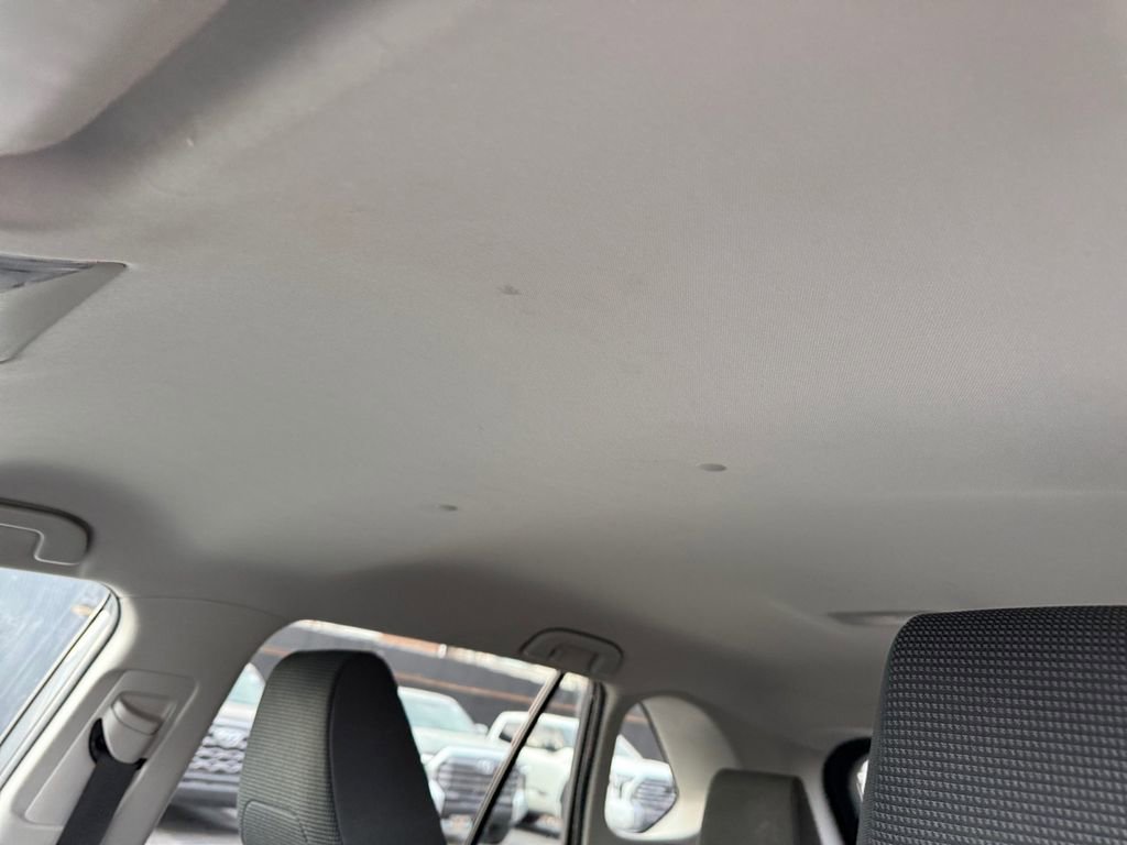 Used 2022 Toyota RAV4 LE image 30