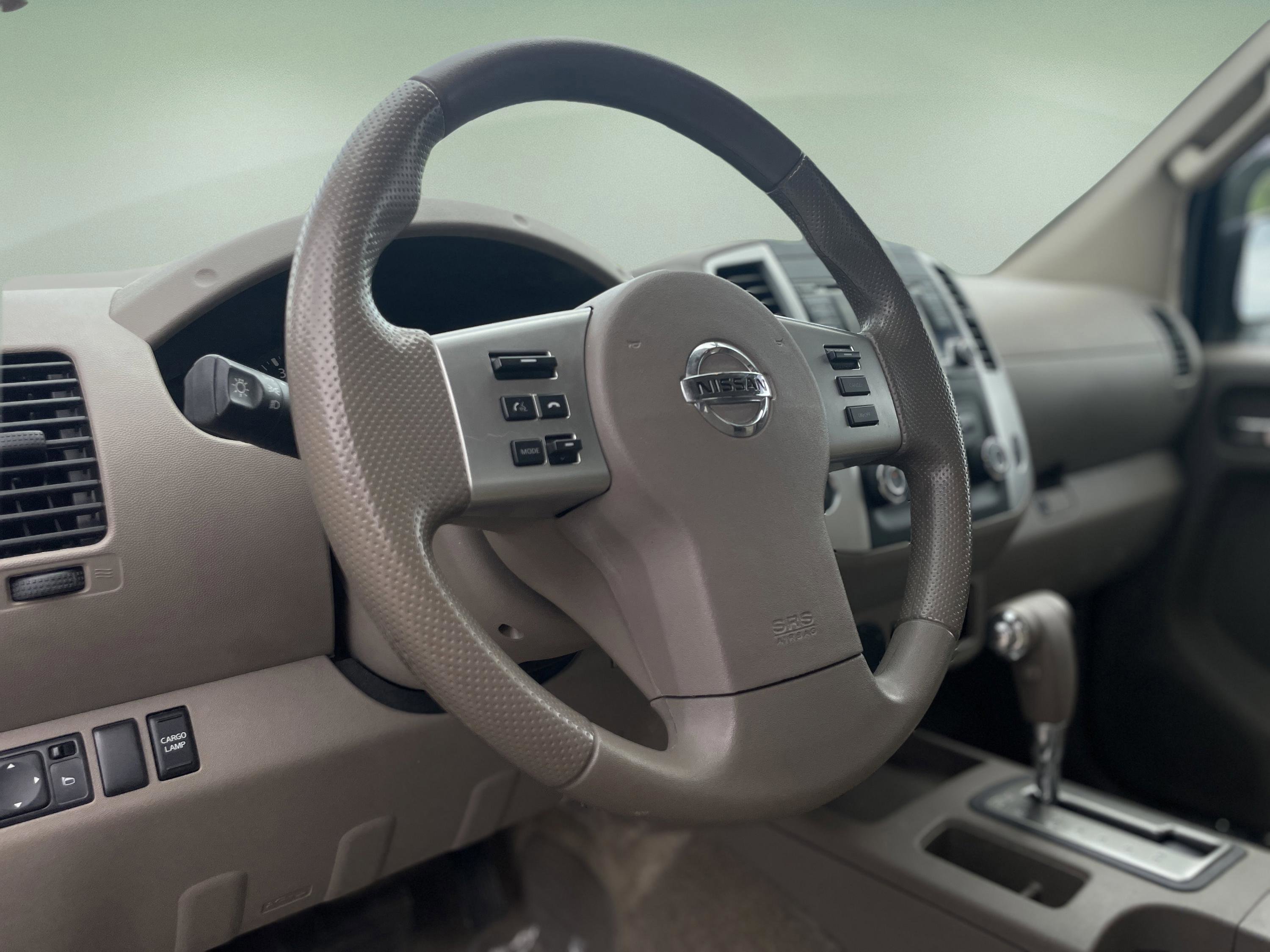 Used 2015 Nissan Frontier SV image 17