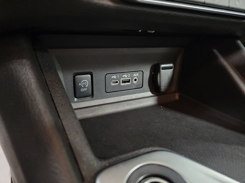 Used 2024 Nissan Sentra SV FWD image 18