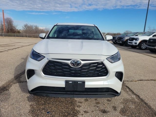 Used 2023 Toyota Highlander L image 19