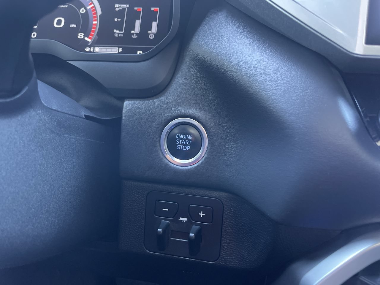 Used 2024 Toyota Tundra Platinum AWD/4WD image 18