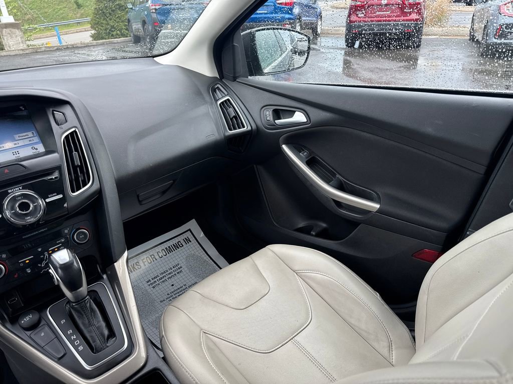 Used 2018 Ford Focus Titanium FWD image 23