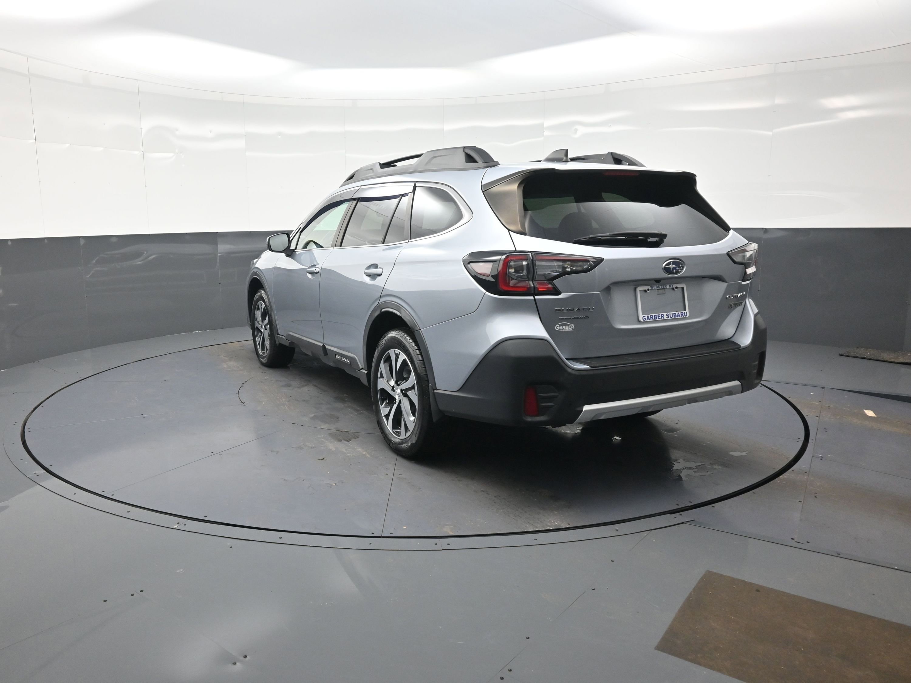 Used 2020 Subaru Outback Limited image 5
