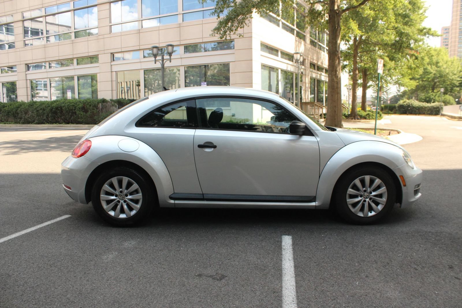 Used 2014 Volkswagen Beetle 1.8T FWD image 6