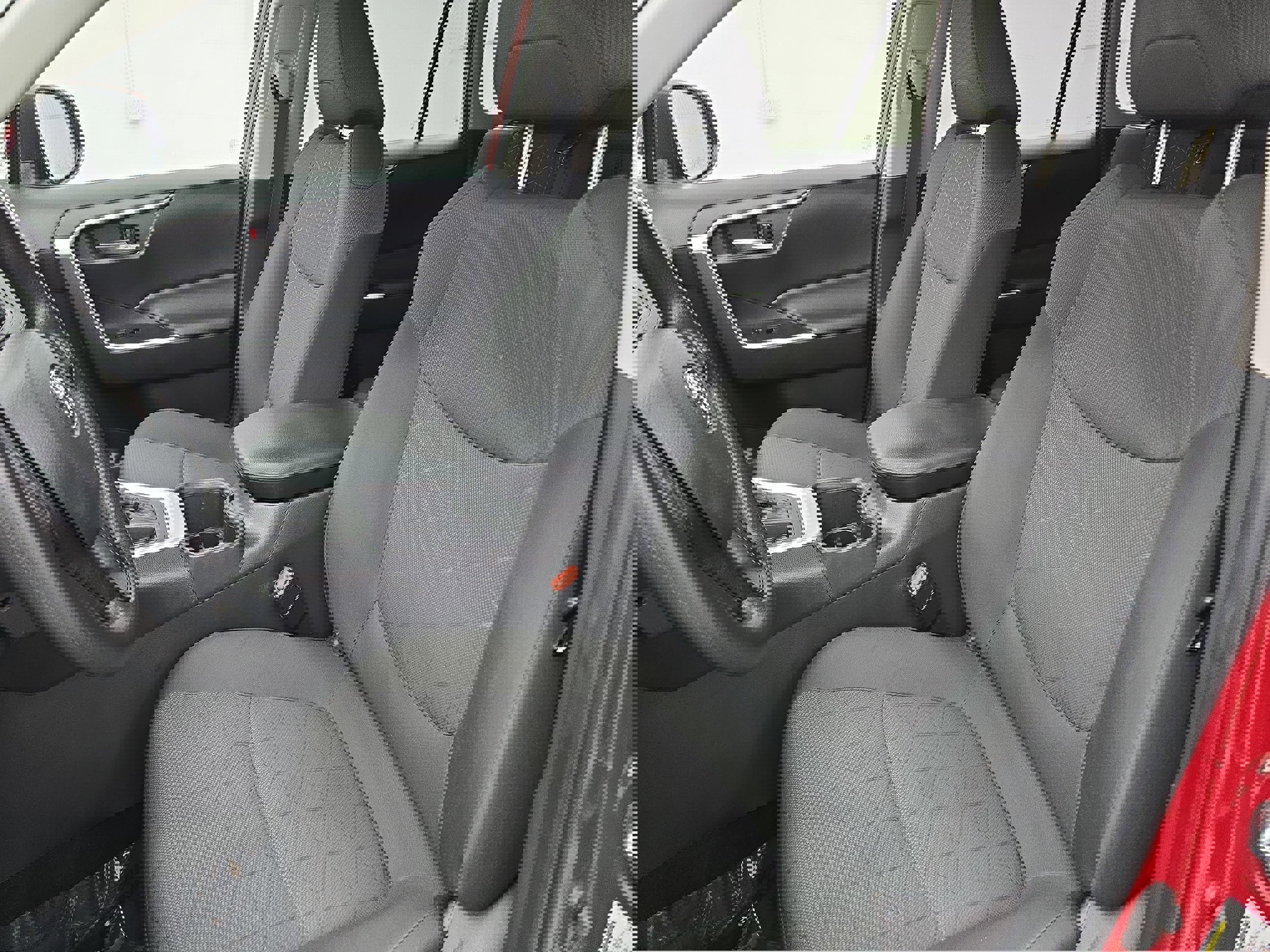 Used 2023 Toyota RAV4 XLE w/ Convenience Package image 15