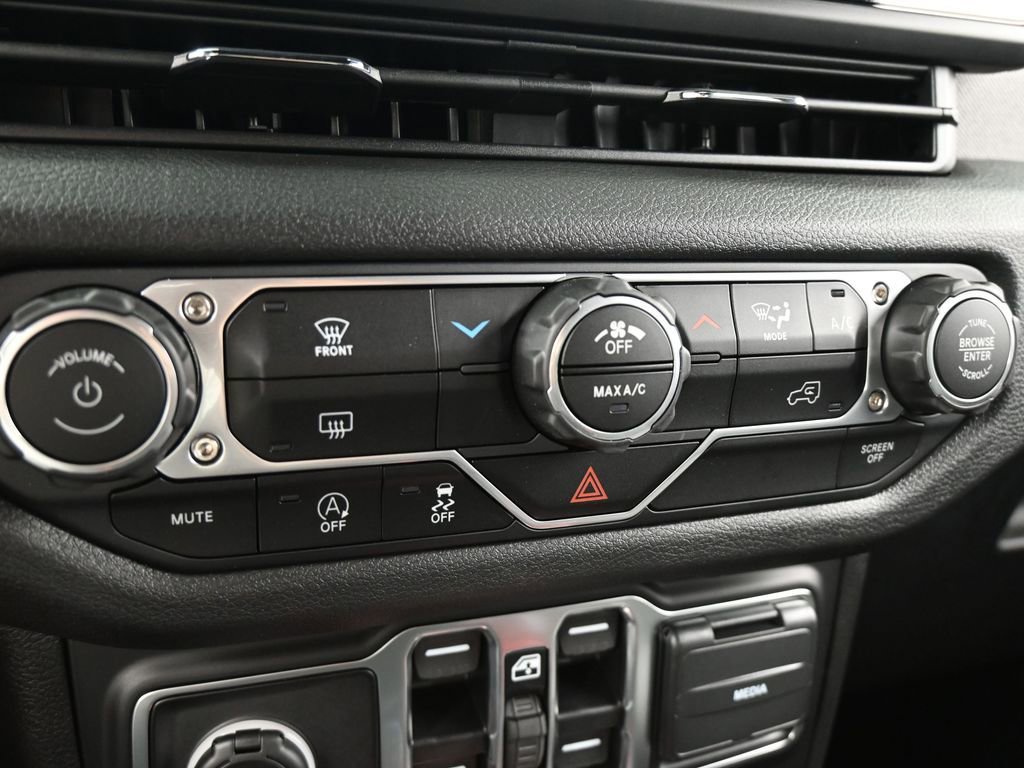 Used 2025 Jeep Wrangler Unlimited Sport AWD/4WD image 21