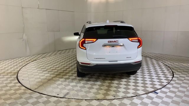 Used 2024 GMC Terrain SLT AWD/4WD image 7
