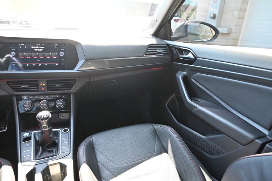 Used 2019 Volkswagen Jetta GLI FWD image 16