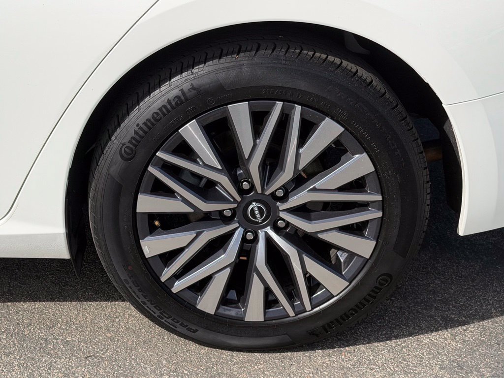 Certified 2025 Nissan Altima 2.5 SV FWD image 9