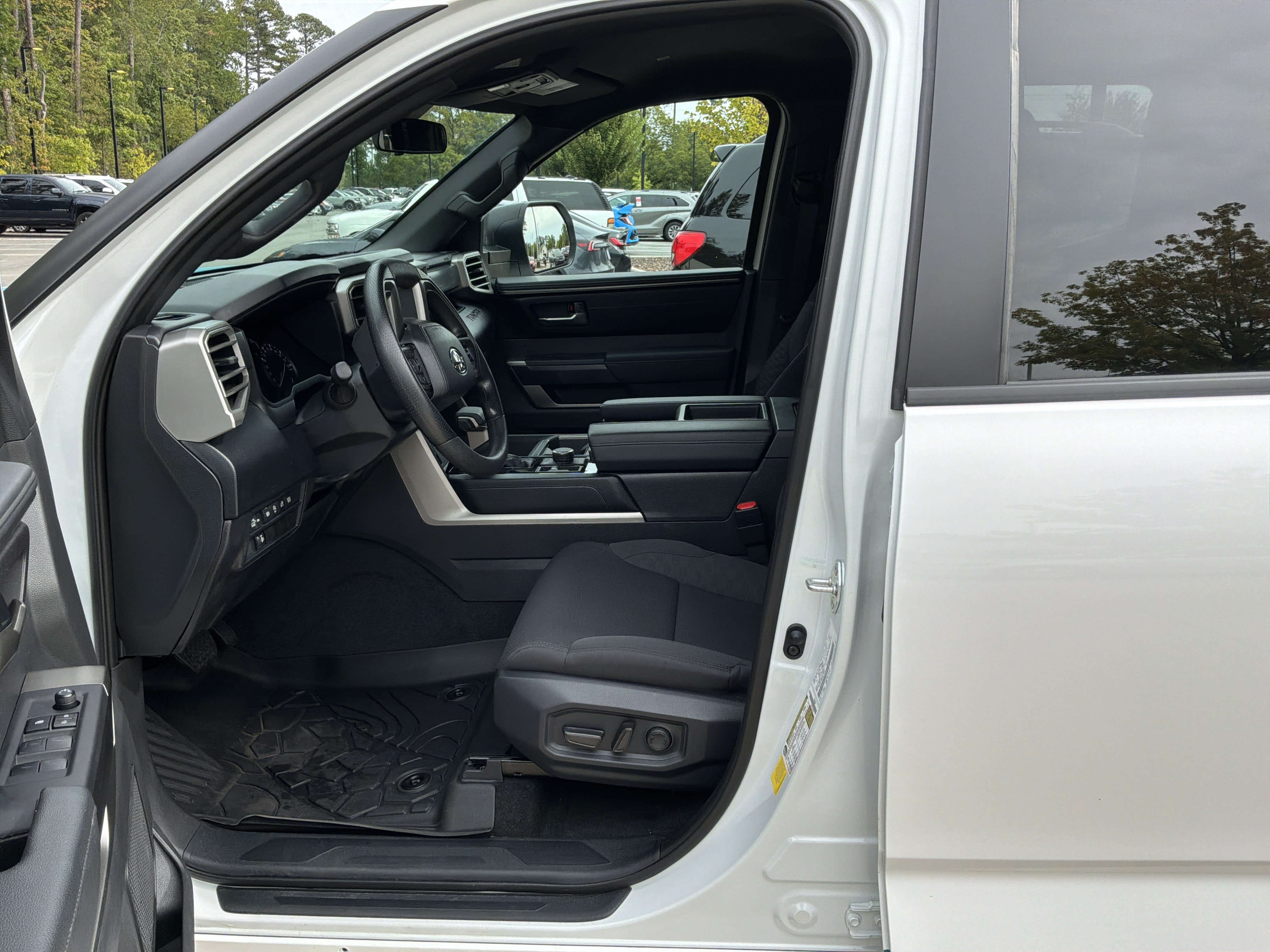 Used 2025 Toyota Tundra SR5 AWD/4WD image 16