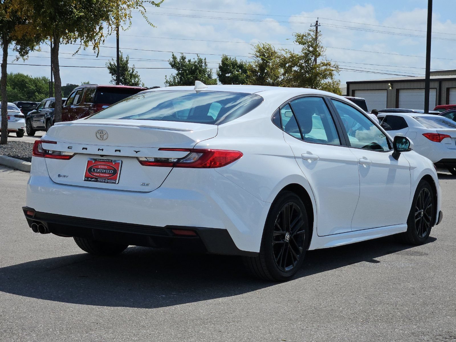 Used 2025 Toyota Camry SE FWD image 5