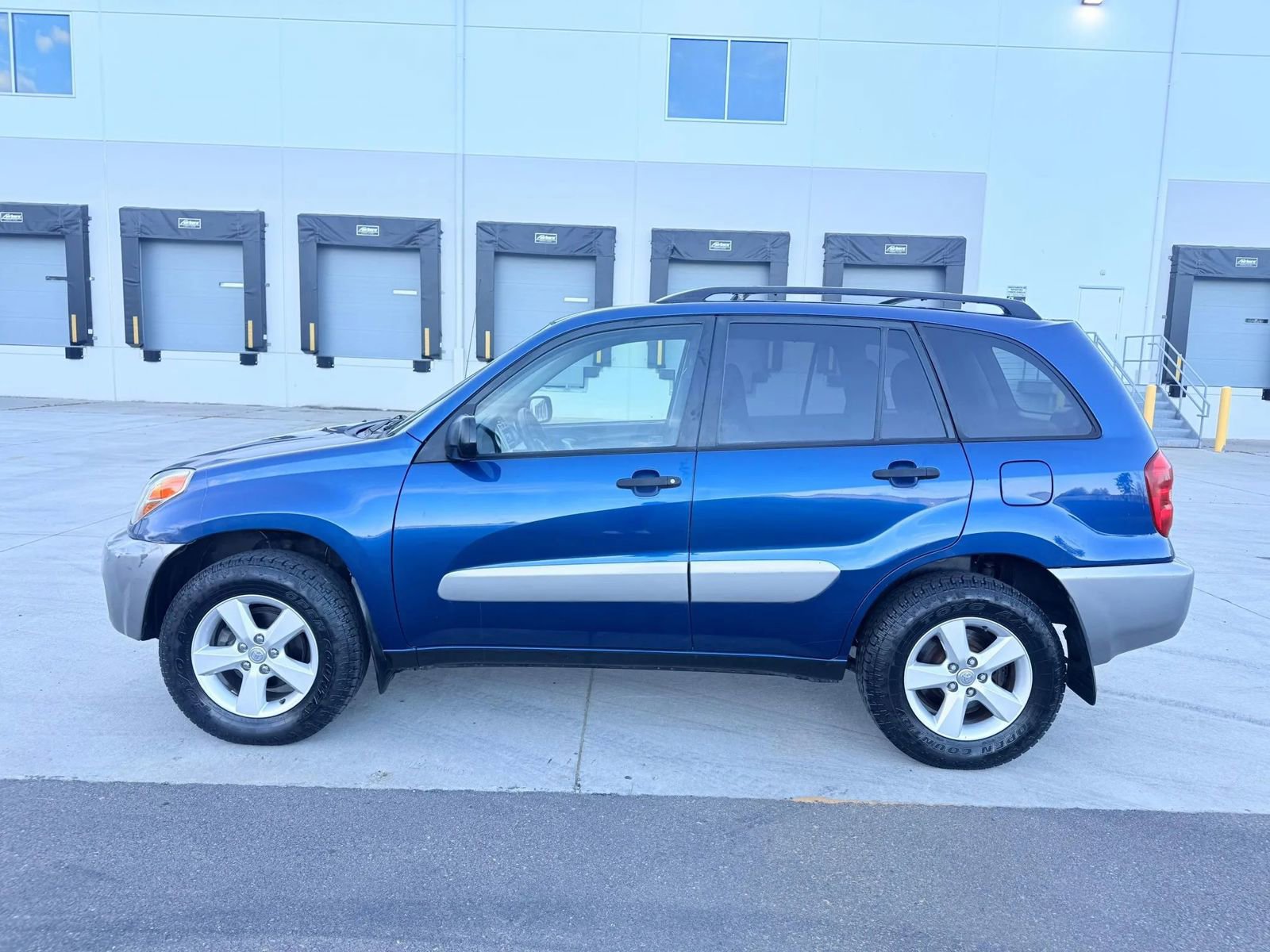 Used 2005 Toyota RAV4 4WD image 2