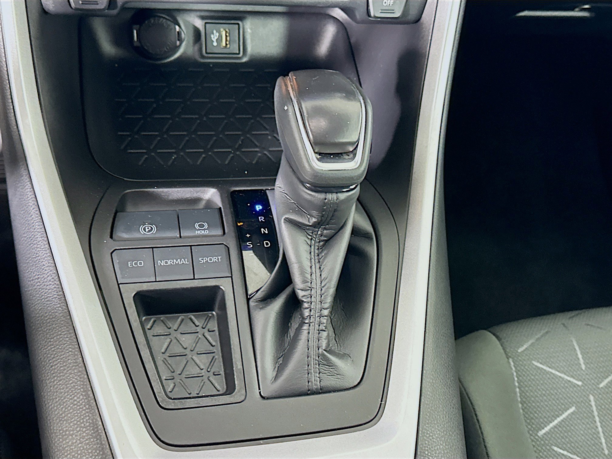 Used 2023 Toyota RAV4 XLE image 24