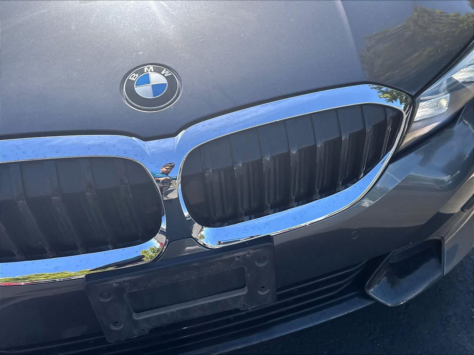 Used 2020 BMW 330i Sedan w/ Driving Assistance Package RWD image 32