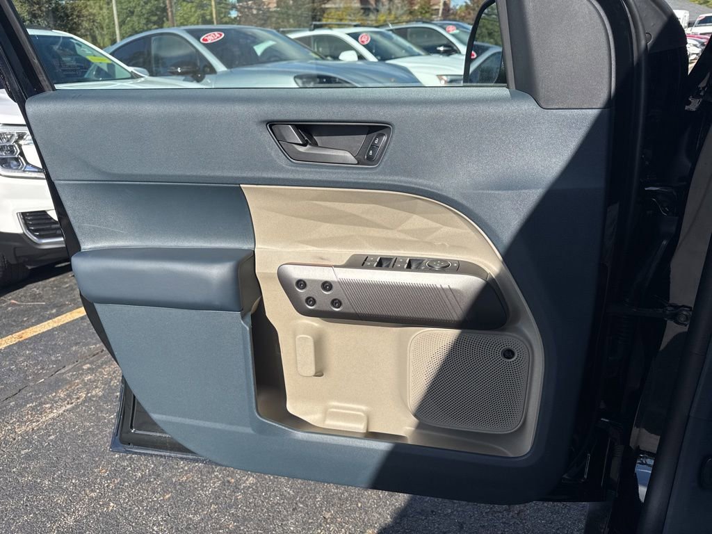 New 2025 Ford Maverick Lariat image 11