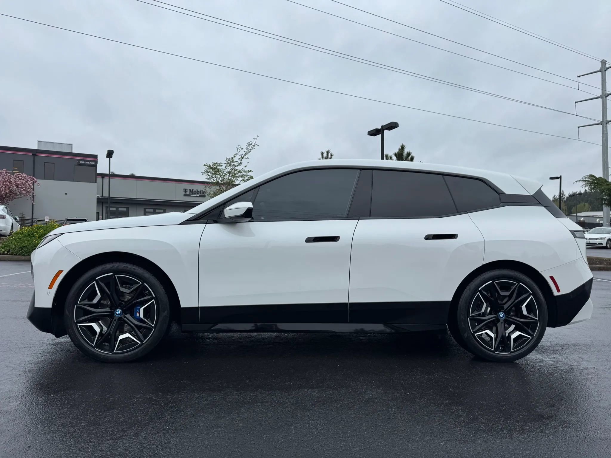 Used 2023 BMW iX M60 AWD/4WD image 6
