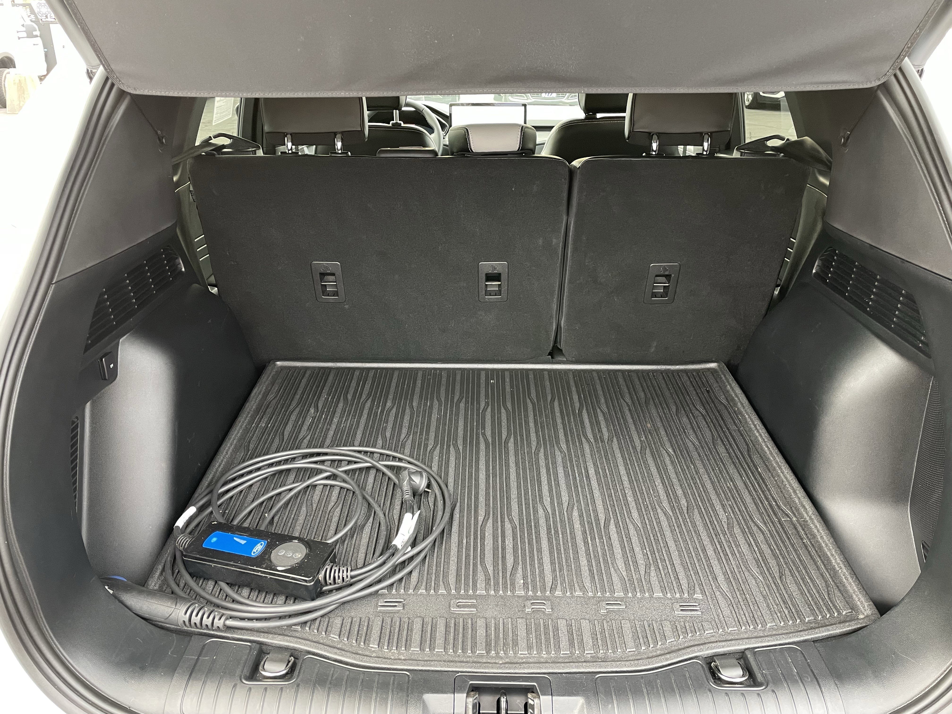 Used 2023 Ford Escape SE w/ PHEV Premium Package image 6