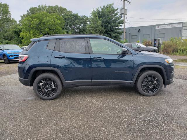 New 2026 Jeep Compass Latitude AWD/4WD image 2
