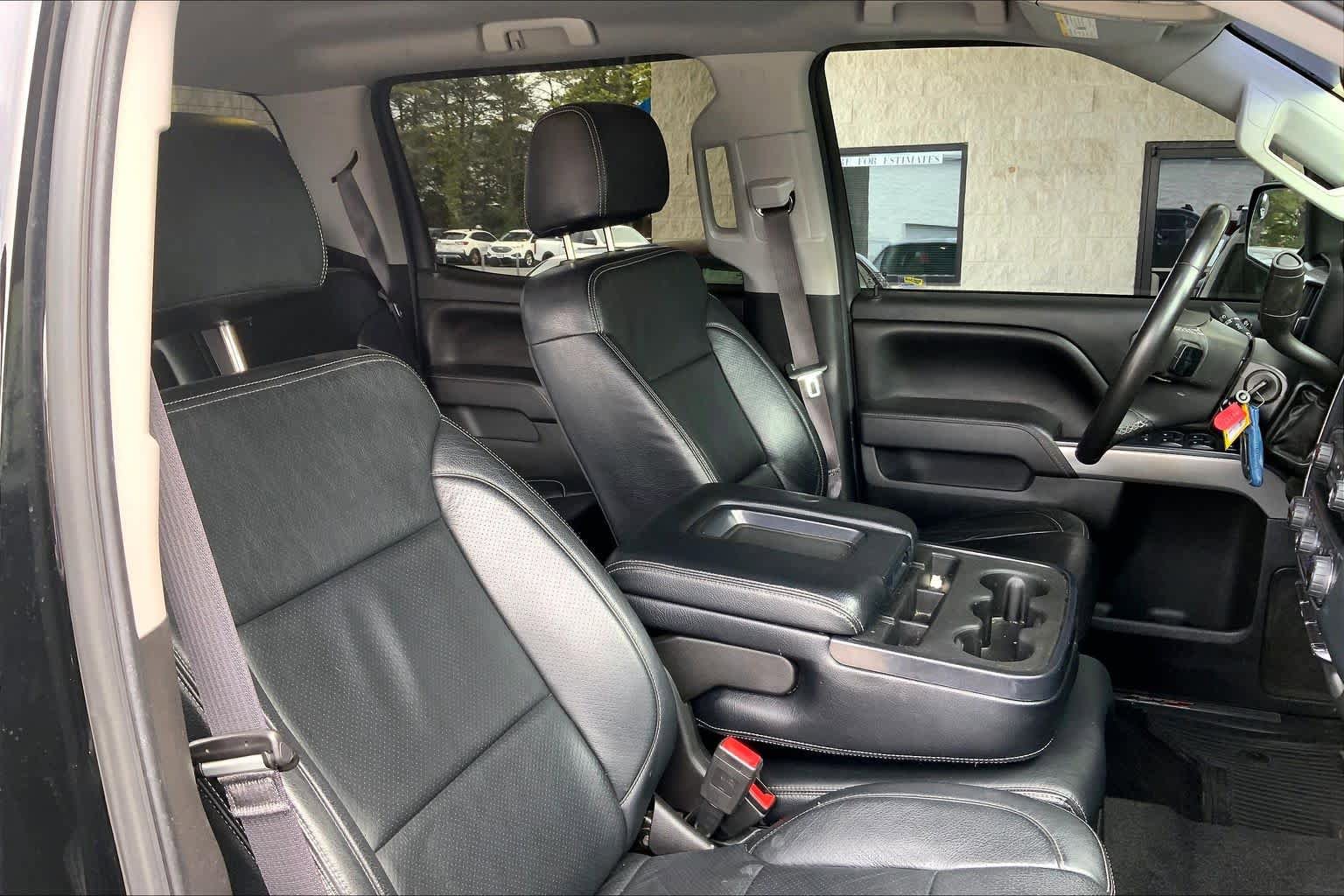 Used 2017 Chevrolet Silverado 1500 LT w/ All Star Edition AWD/4WD image 9